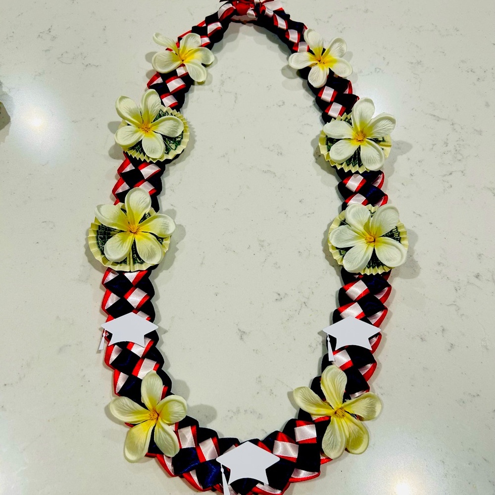 Three color graduation money lei/Special Occassion Lei/Birthday Lei